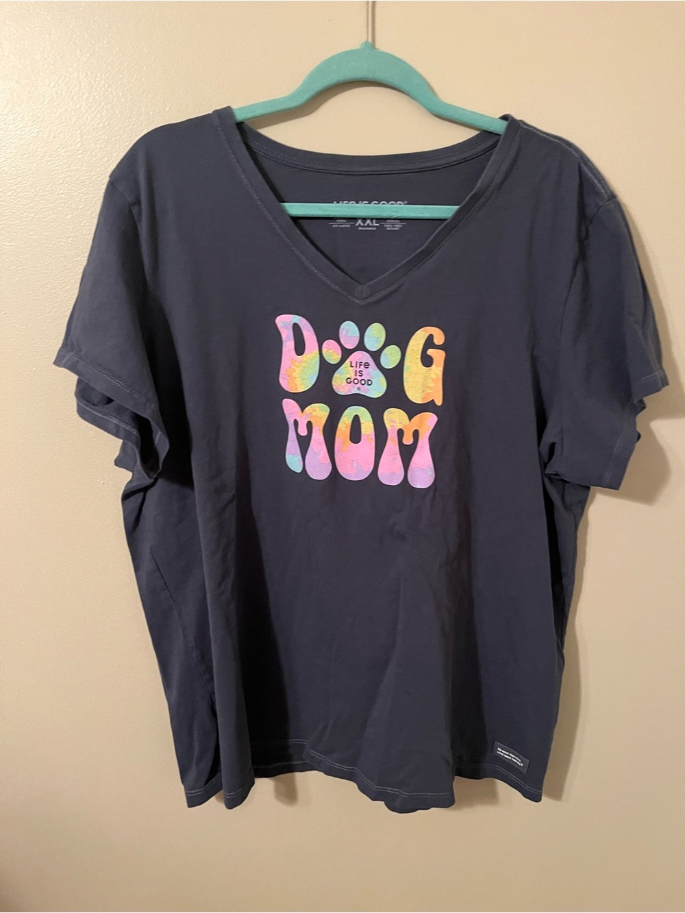 Life is Good “Dog Mom” shirt